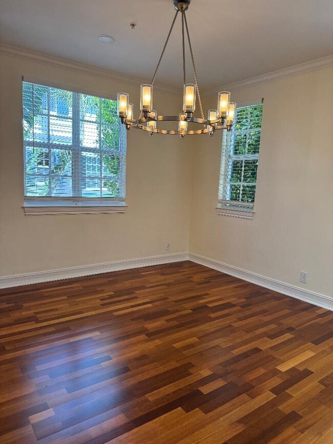 Building Photo - 304 W Mallory Cir