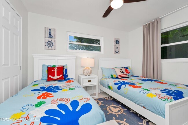 Building Photo - 363 Harbor Dr