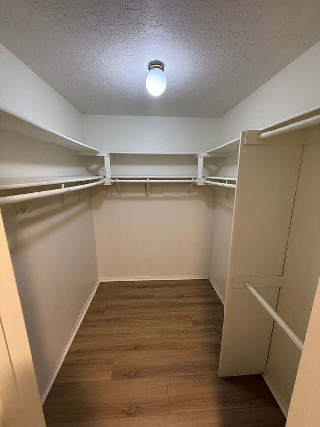 Building Photo - Amazing South Pasadena Condo in Prime Location!