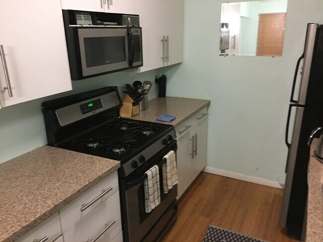 Building Photo - West Downtown Condo