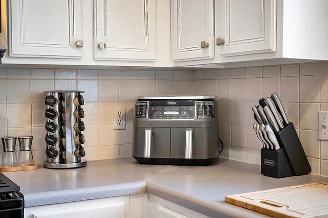 Building Photo - 11306 Avering Ln