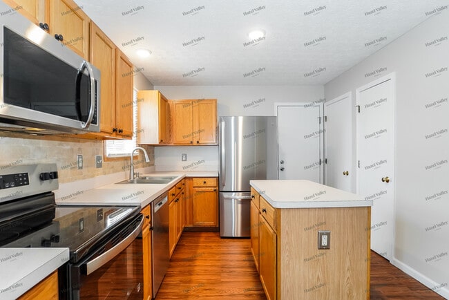 Building Photo - 2585 Fox Trail Dr