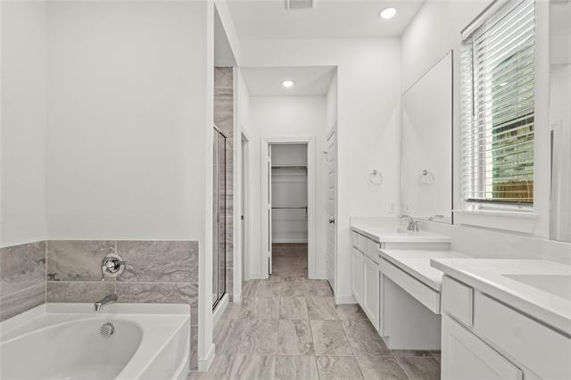 Building Photo - 1805 Lockhart Dr