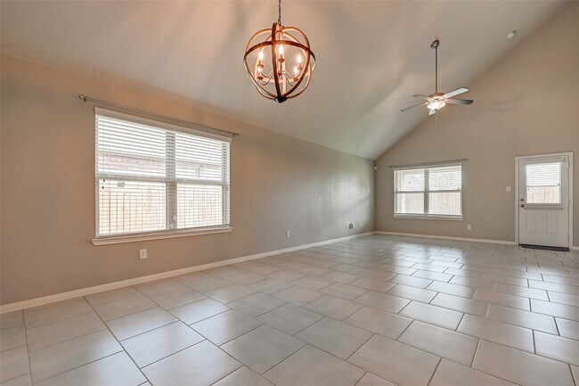 Building Photo - 18118 Van Berkel Ln
