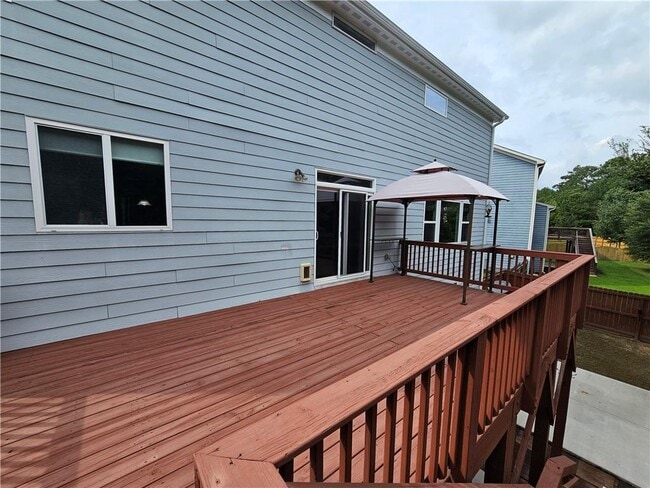 Building Photo - 3750 Thackary Dr
