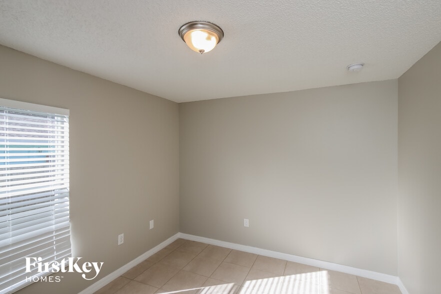 Building Photo - 1338 Pakenham St NW