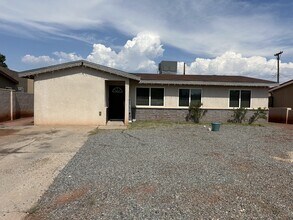 Building Photo - 1140 Yerba Rd SW