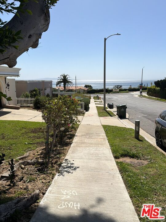 Building Photo - 3900 Castlerock Rd