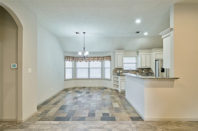 Building Photo - 13613 Vail Dr