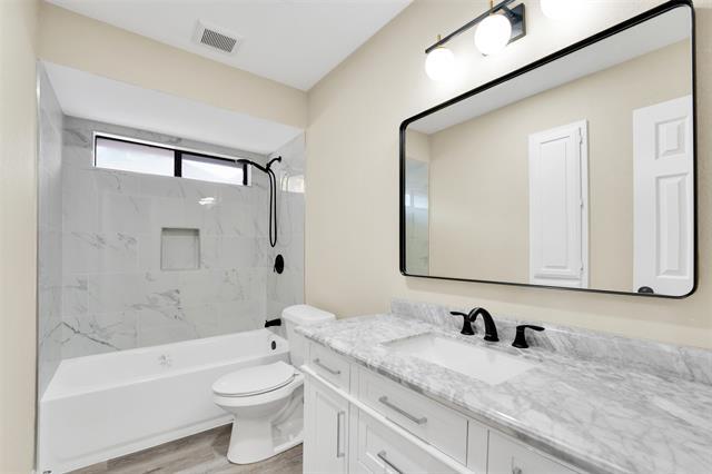 Building Photo - 3305 Coyote Way