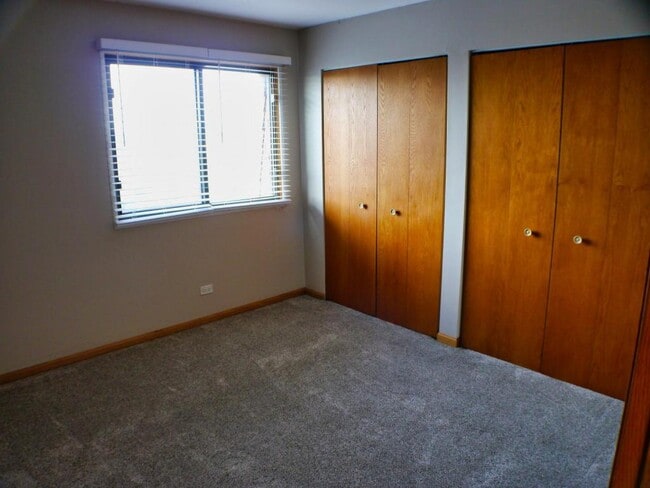 Building Photo - 4827 W 109th St