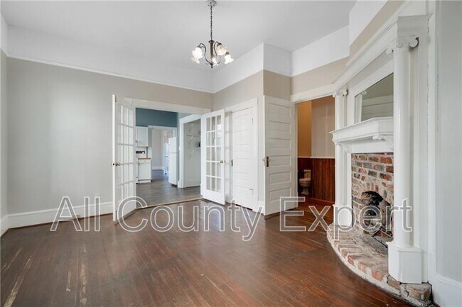 Building Photo - 438 Cherokee Ave SE