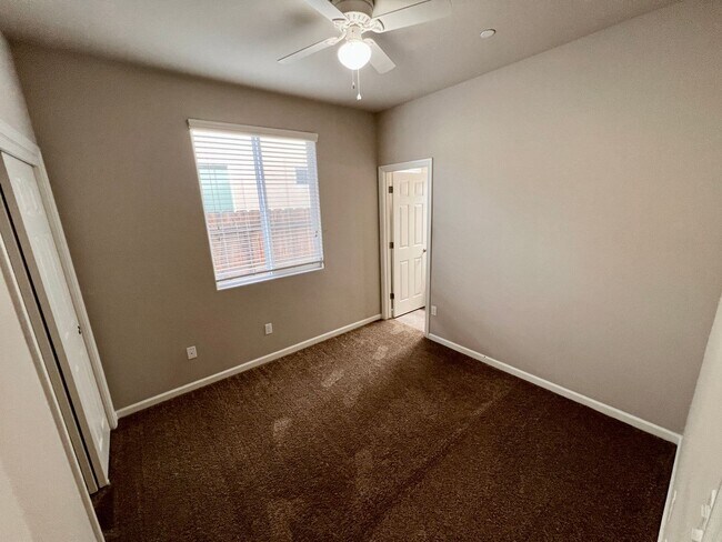 Building Photo - $2,495 Ashlan & Dewolf, 4 Bedrooms - Del D...