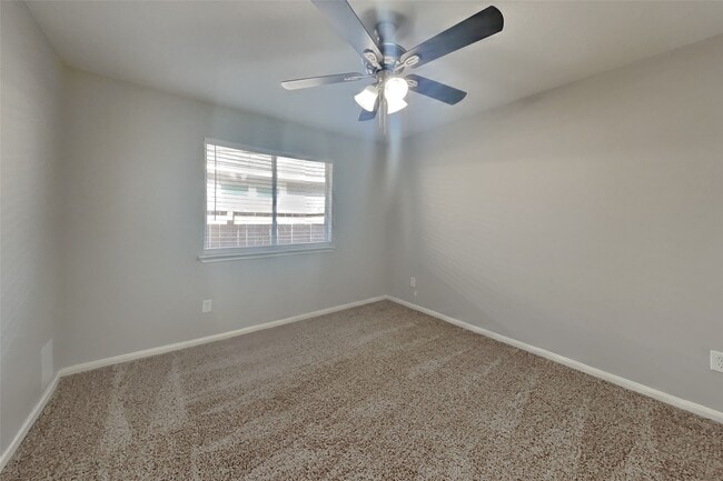 Building Photo - 2519 Fox Water Dr