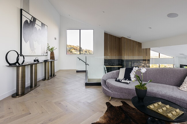 Building Photo - 7866 Fareholm Dr