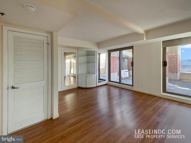 Building Photo - 1275 25th St NW