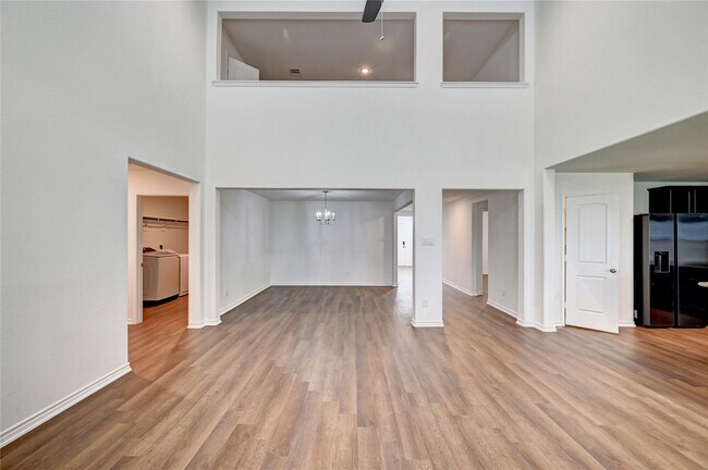 Building Photo - 9230 Mission Arbor Ln