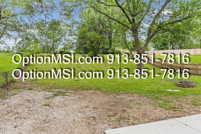 Building Photo - Welcome home to this beautifully updated 3-bedroom home in Kansas City, KS!