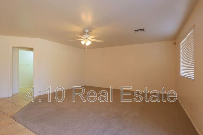 Building Photo - 2320 W Allens Peak Dr