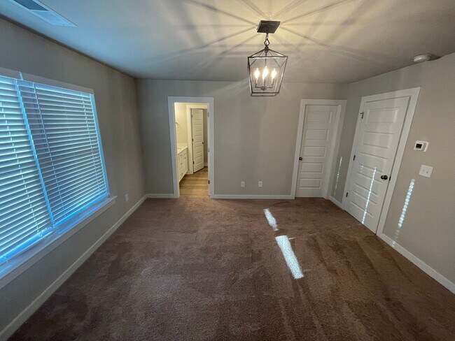Building Photo - Home for Rent in Weaver, AL!!!  View with 48 Hours Notice!