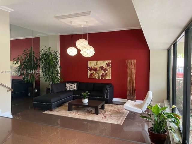 Building Photo - 2500 NE 135th St