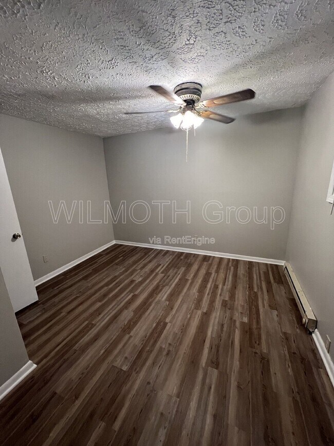 Building Photo - 210 Whitlock Ave