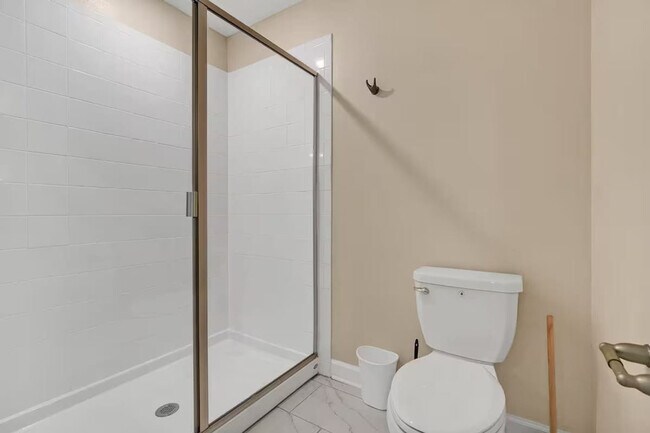 Building Photo - 9016 Sommerset Hills Dr