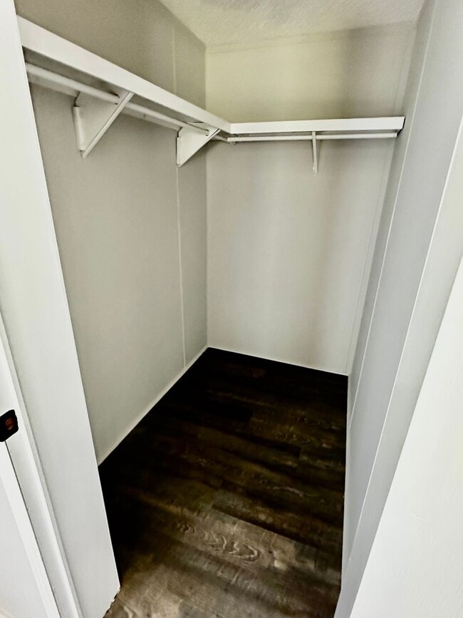 Building Photo - 15 Bonanza Ln