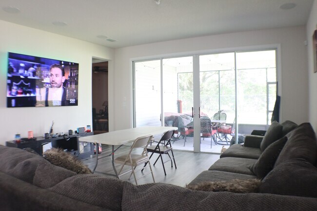 Building Photo - 5132 Sawmill Pt Wy