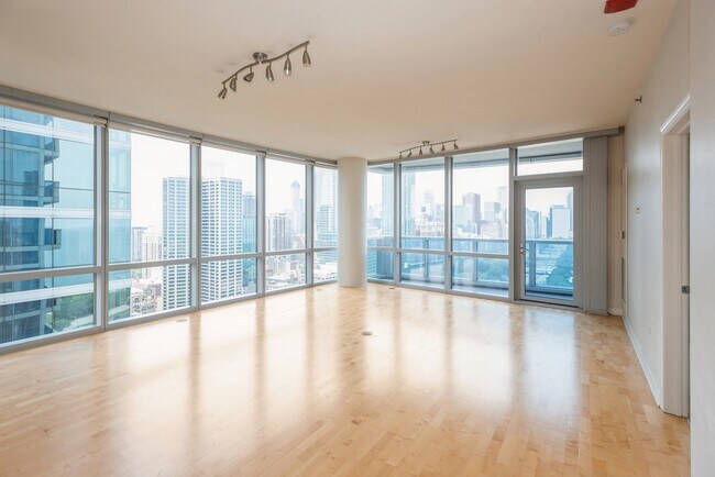 Building Photo - 1211 S Prairie Ave