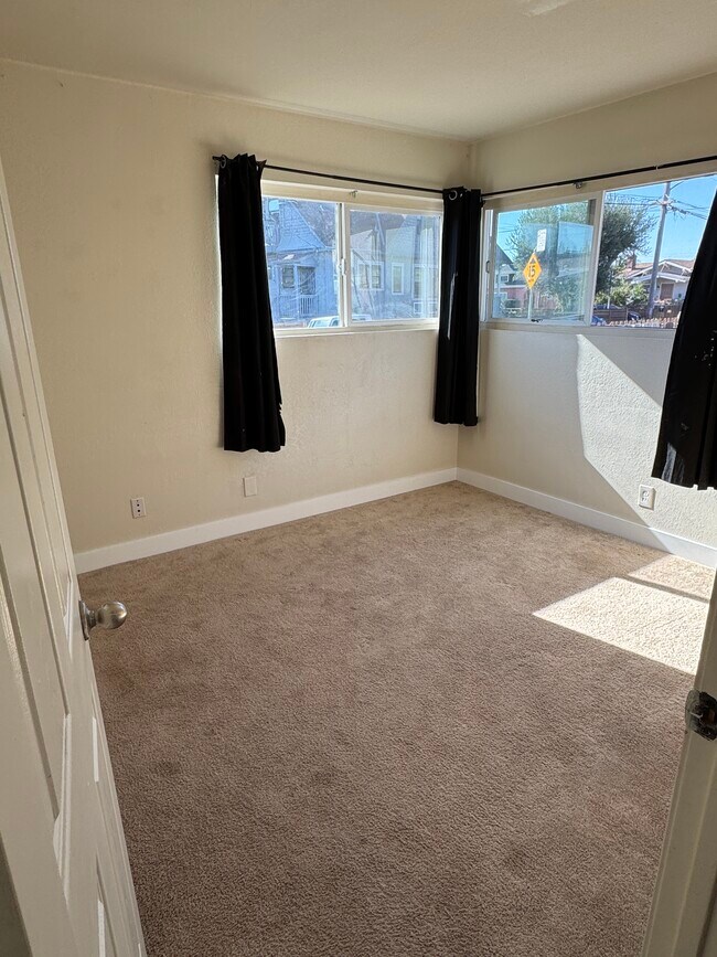 Building Photo - 10920 Apricot St