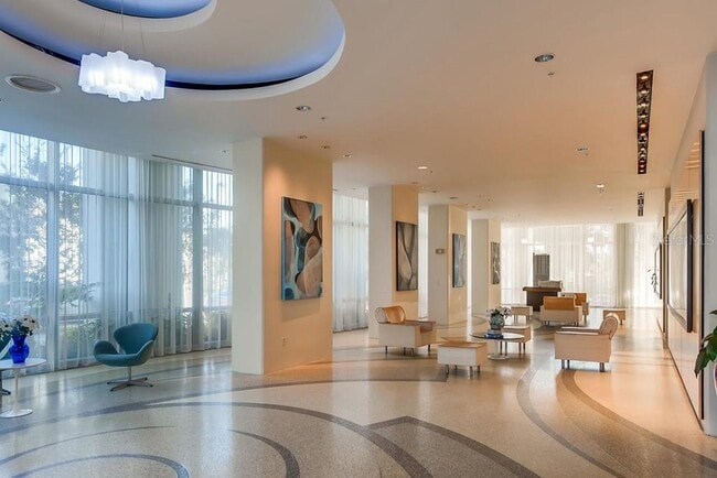 Building Photo - 150 E Robinson St