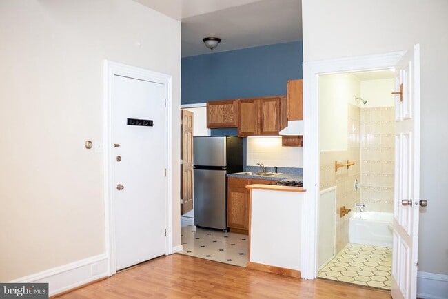 Building Photo - 2210 E York St