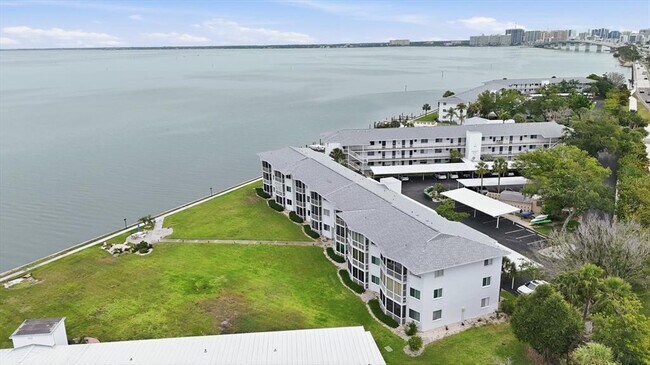 Building Photo - 769 John Ringling Blvd
