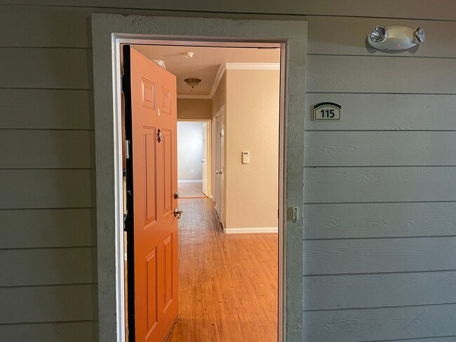 Building Photo - 8434 Walerga Rd