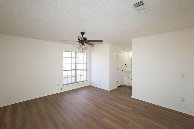 Building Photo - 3 bedroom rental in Ridgecrest!