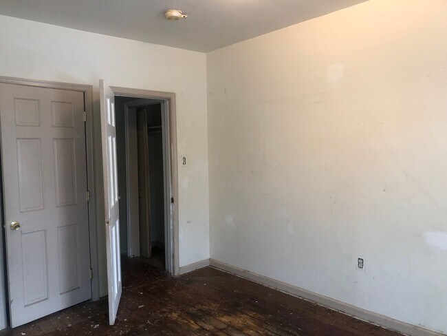 Building Photo - 3 Bedroom House in Great Trenton Neighborhood! This House is Getting a Makeover!