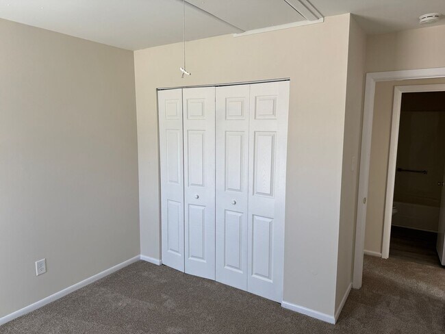 Building Photo - SAINT ANDREWS PLACE