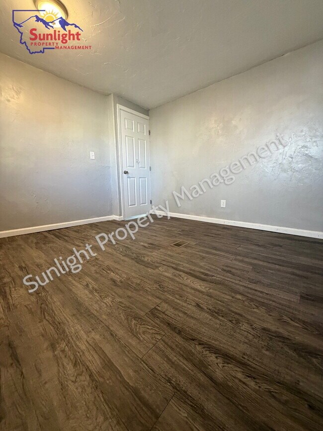 Building Photo - Spacious 5-Bedroom Home with Open Layout, Off-Street Parking & Large Backyard