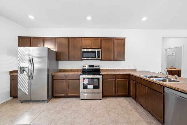 Building Photo - 6321 S Crescent Peak Dr