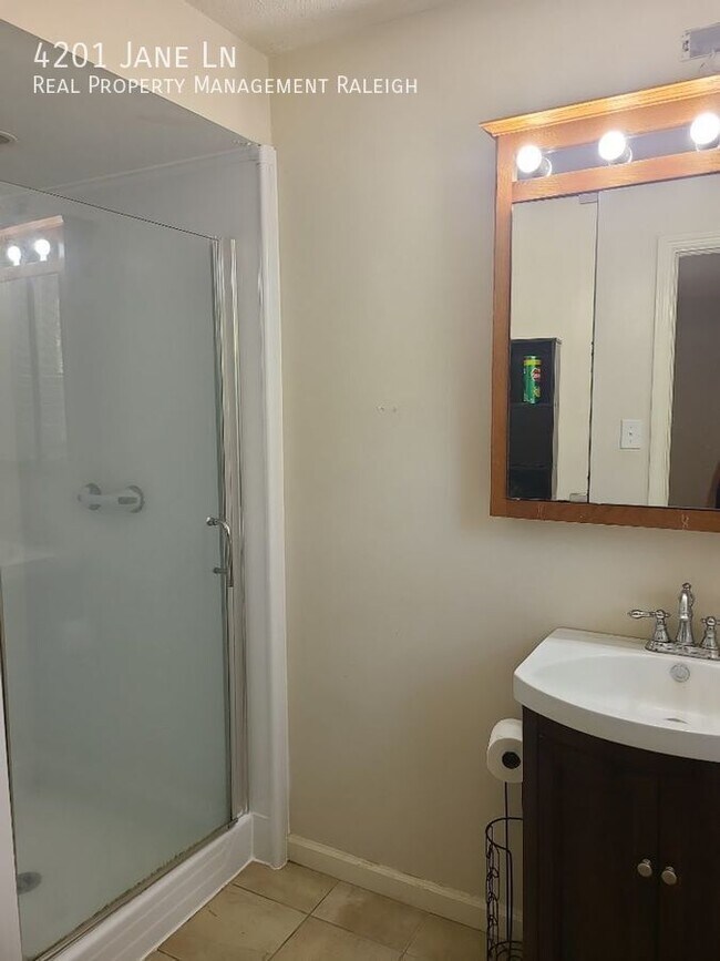 Building Photo - 4201 Jane Ln