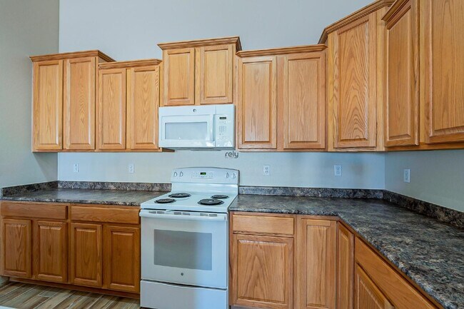 Building Photo - 11570 W Yuma St