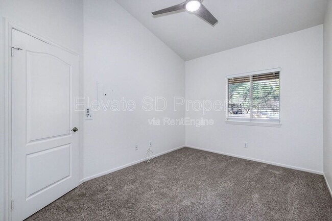 Building Photo - 9430 Winter Gdns Blvd