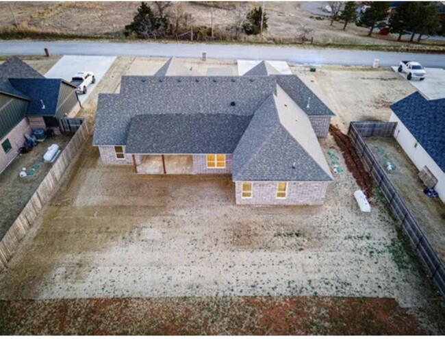 Building Photo - 7530 Highland Hls Dr