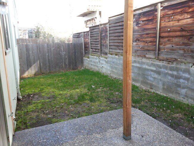 Building Photo - 2 bedbroom apartment