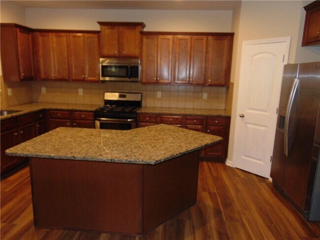 Building Photo - 1320 Napa Valley Dr SW