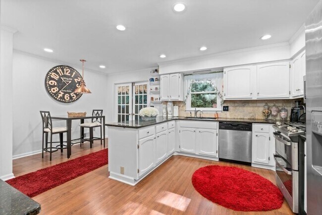 Building Photo - 2339 Milstead Cir NE