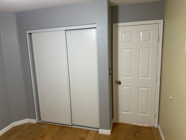 Building Photo - Single Story, Three Car Garage, Three Bedr...