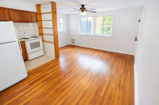 Interior Photo - NEVILLE COMMONS -- 159