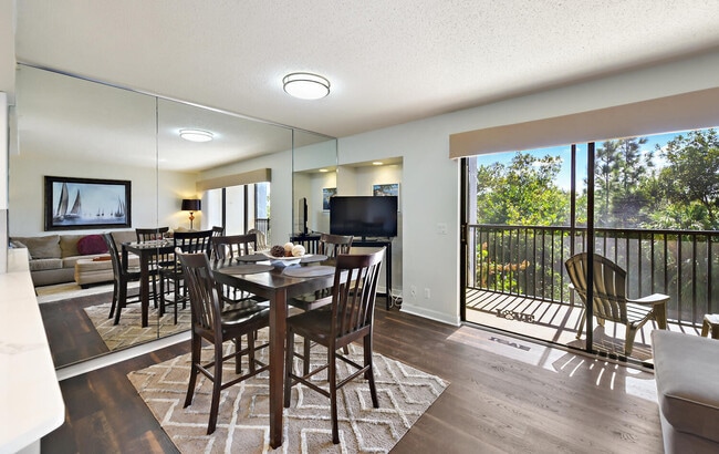 Building Photo - 1605 S US Hwy 1